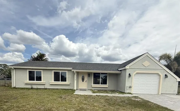 $1,995 | 3236 Montclair Circle, North Port, FL 34287