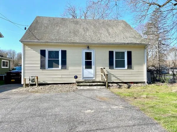 $3,200 | 15 Forge Hill Road, New Windsor, NY 12553