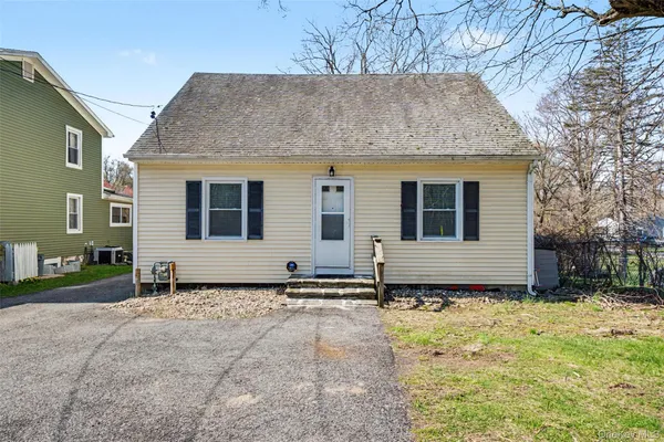 $3,200 | 15 Forge Hill Road, New Windsor, NY 12553