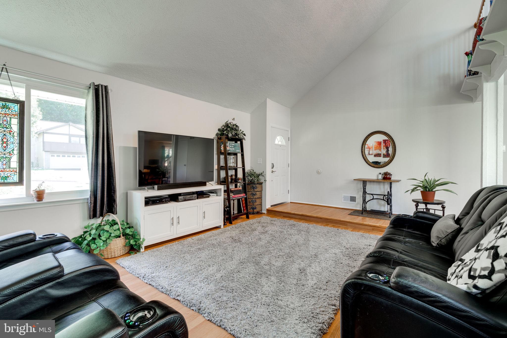 7817 Mulberry Bottom Lane Springfield, VA 22153 - Photo 7 of 55