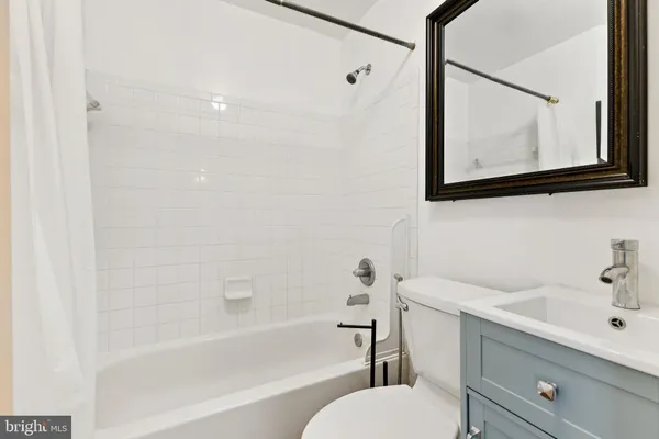 $3,100 | 11328 Westbrook Mill Lane, Unit 304, Fairfax, VA 22030