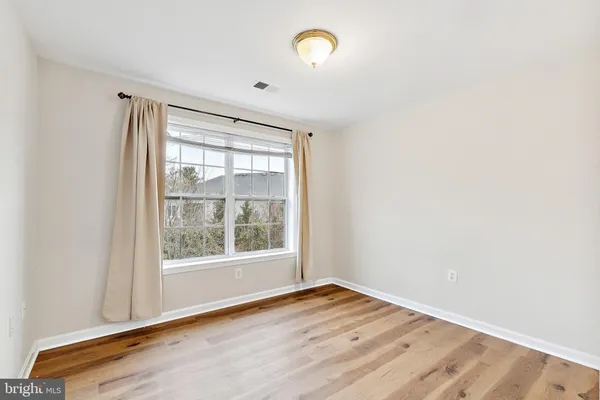 $3,100 | 11328 Westbrook Mill Lane, Unit 304, Fairfax, VA 22030