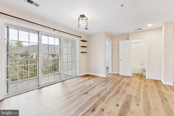 $3,100 | 11328 Westbrook Mill Lane, Unit 304, Fairfax, VA 22030