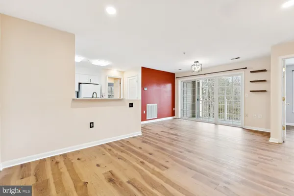 $3,100 | 11328 Westbrook Mill Lane, Unit 304, Fairfax, VA 22030