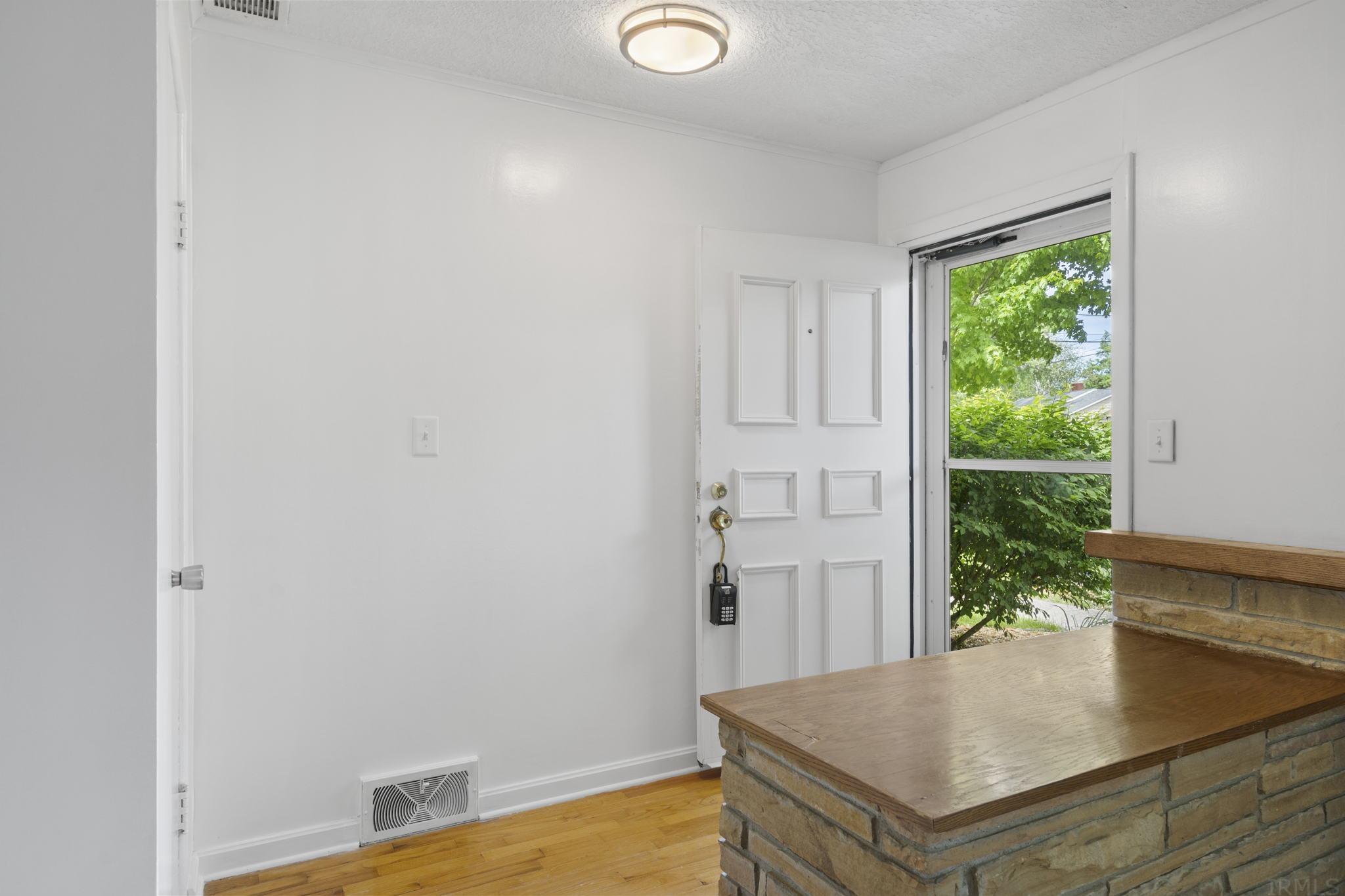 543 Flaxmill Road Huntington, IN 46750 - Photo 4 of 29 Gallery Image 4