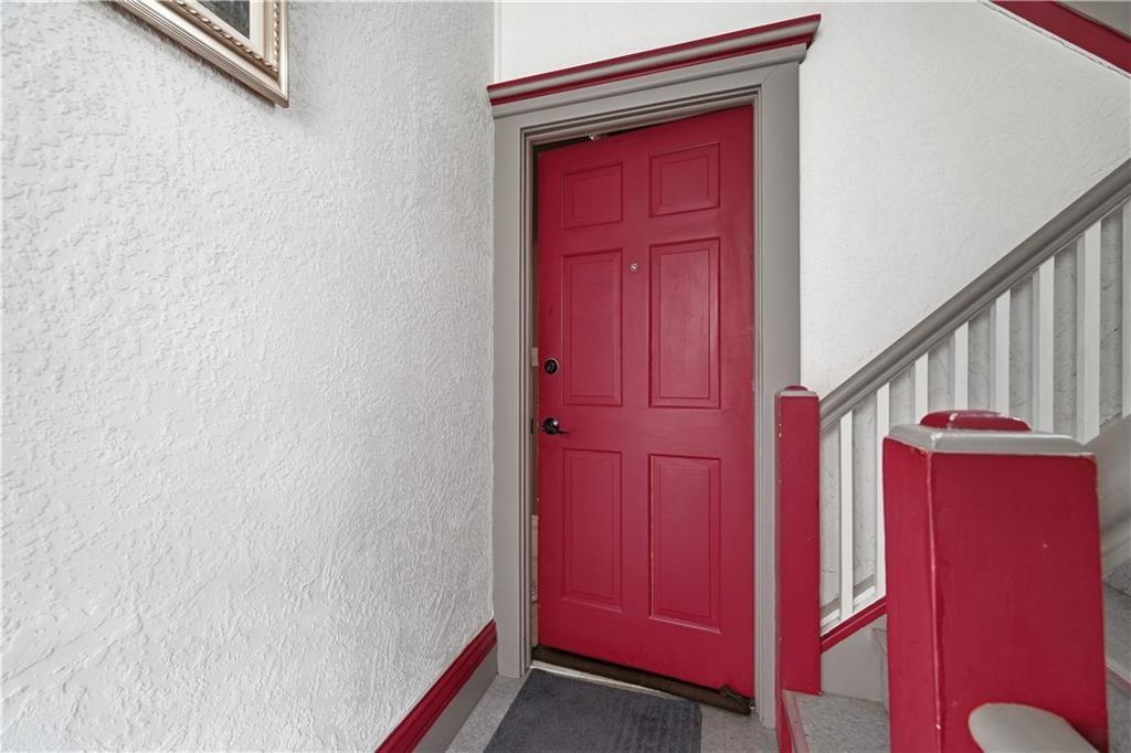 620 Blackburn Road, Unit 2 Sewickley, PA 15143 - Photo 3 of 17 2nd Fl. front door