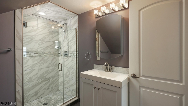 405 Martin Road Union, NJ 07083 - Photo 27 of 41