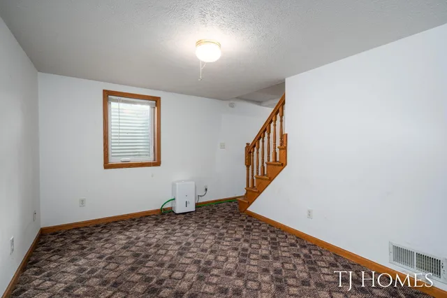 $244,900 | 219 Alpine Street, Wayland, MI 49348