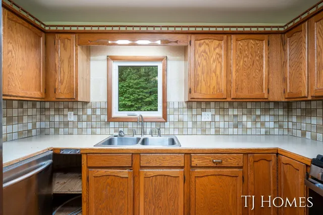 $244,900 | 219 Alpine Street, Wayland, MI 49348