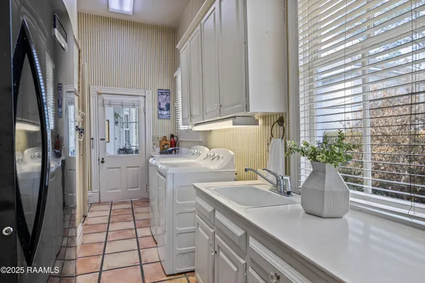 $1,200,000 | 623 East Main Street, New Iberia, LA 70560