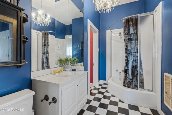 $1,200,000 | 623 East Main Street, New Iberia, LA 70560