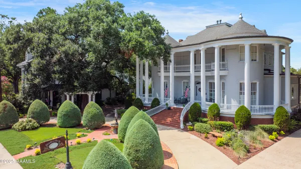 $1,200,000 | 623 East Main Street, New Iberia, LA 70560