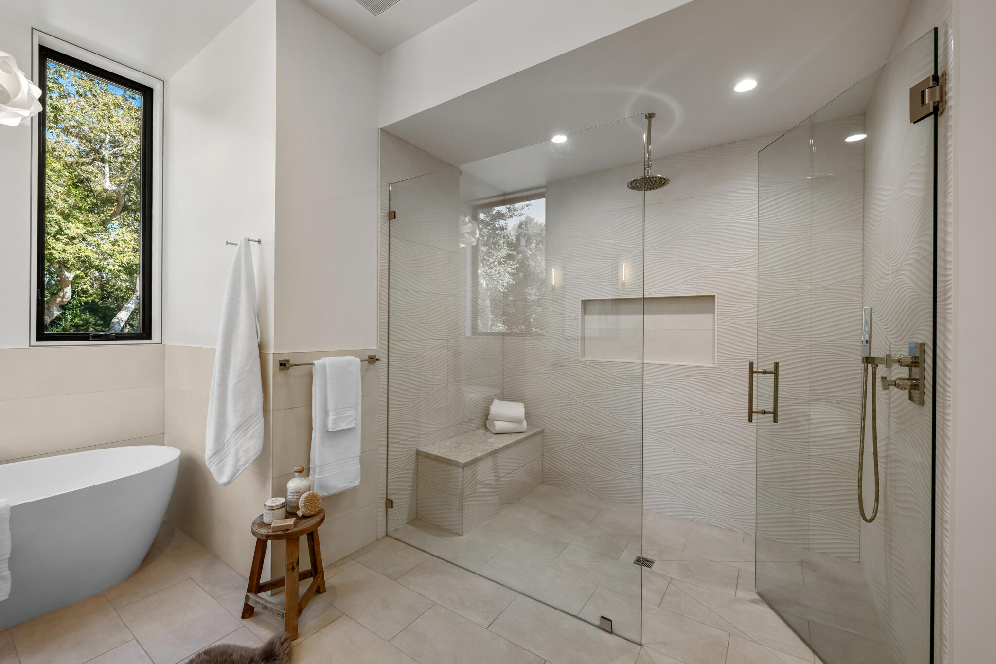 204 Olive Mill Road Santa Barbara, CA 93108 - Photo 17 of 51 Primary bath