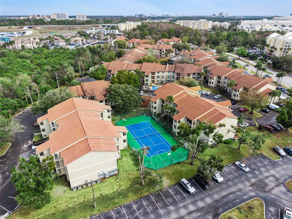 3032 Parkway Boulevard, Unit 305 Kissimmee, FL 34747 - Photo 34 of 40 an aerial view of residential house with outdoor space and river