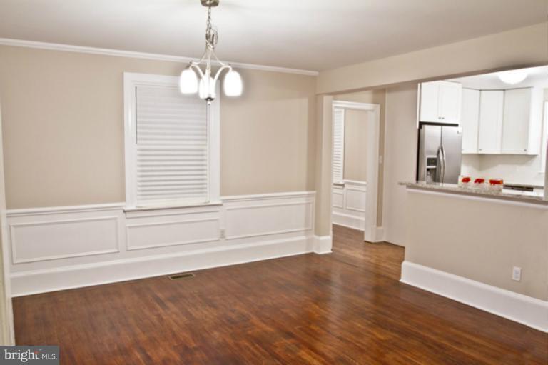 4004 Villa Nova Road Baltimore, MD 21207 - Photo 3 of 26 Dining Room