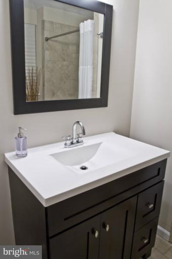 4004 Villa Nova Road Baltimore, MD 21207 - Photo 7 of 26 Bath (Master)