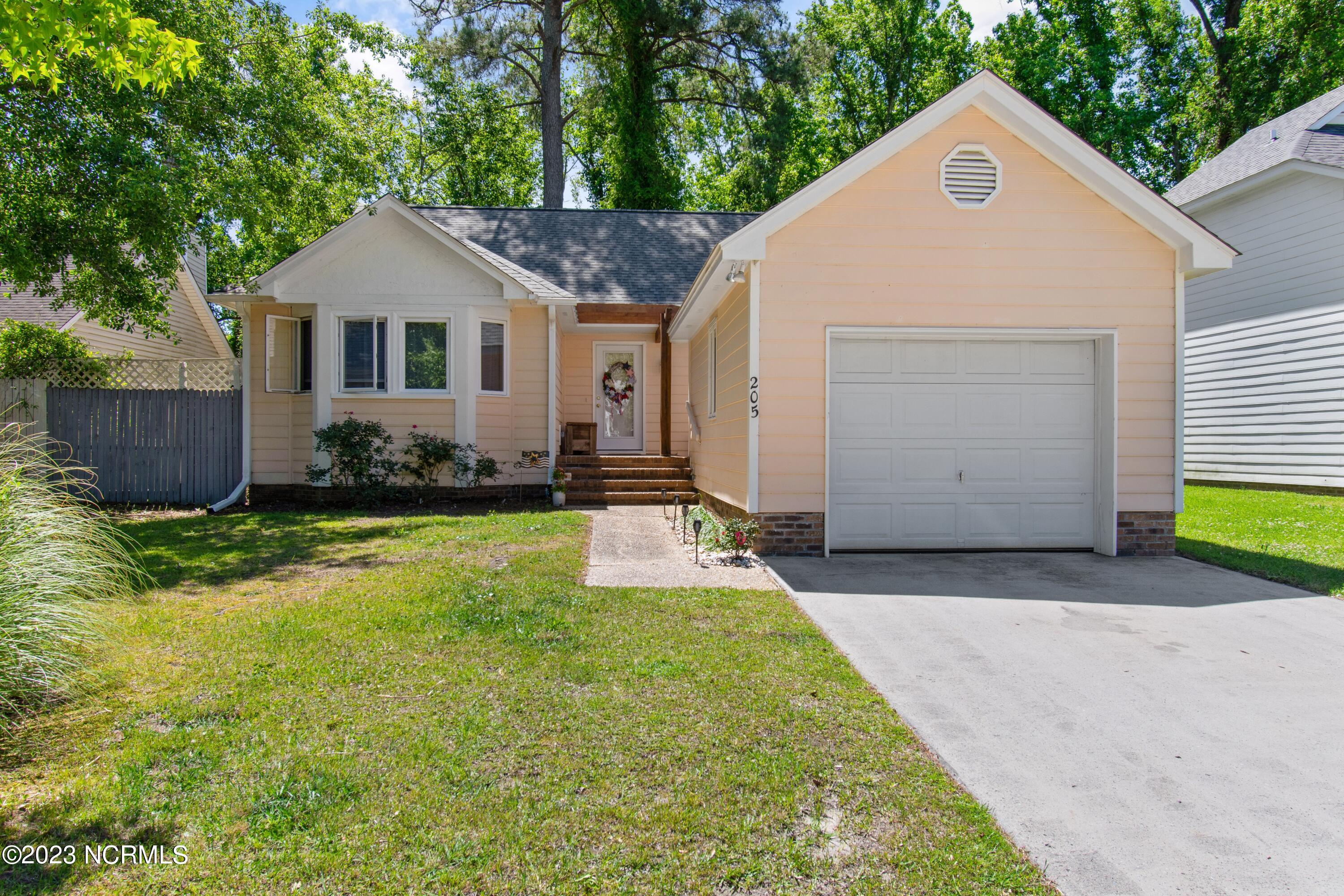 205 West Kilarny Road Wilmington, NC 28409 - Photo 2 of 34 205KilarnyRd - 1