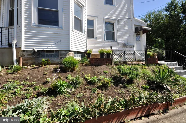 $1,750 | 223 Ryers Avenue, Cheltenham, PA 19012