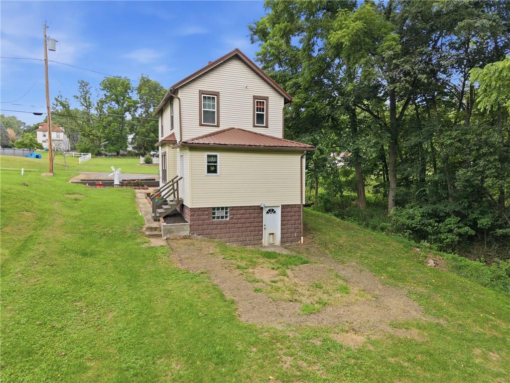 407 Boston Avenue New Castle, PA 16101 - Photo 7 of 31