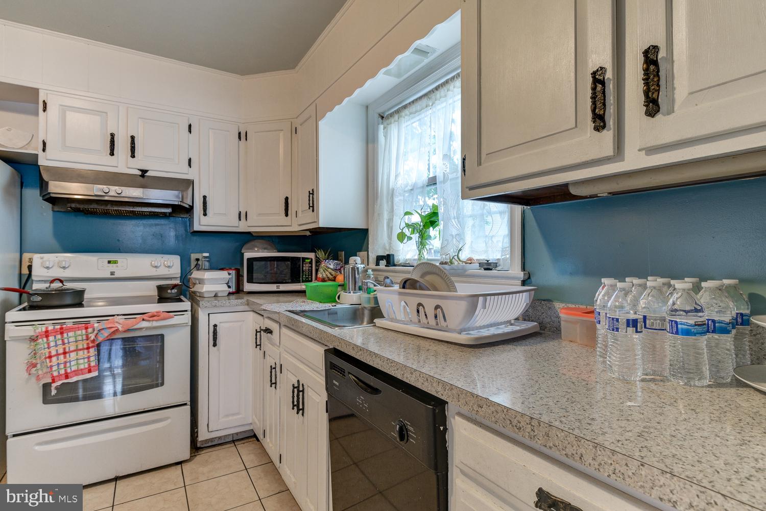 2614 Higbee Road Adelphi, MD 20783 - Photo 17 of 44 Kitchen