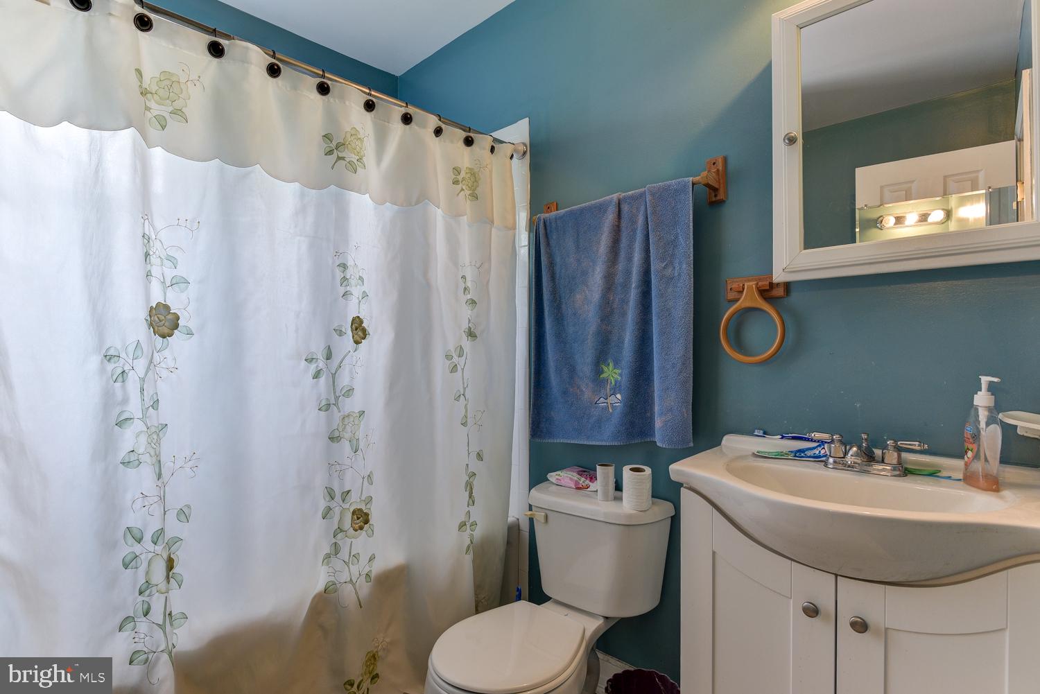 2614 Higbee Road Adelphi, MD 20783 - Photo 25 of 44 Master Bath Upstairs