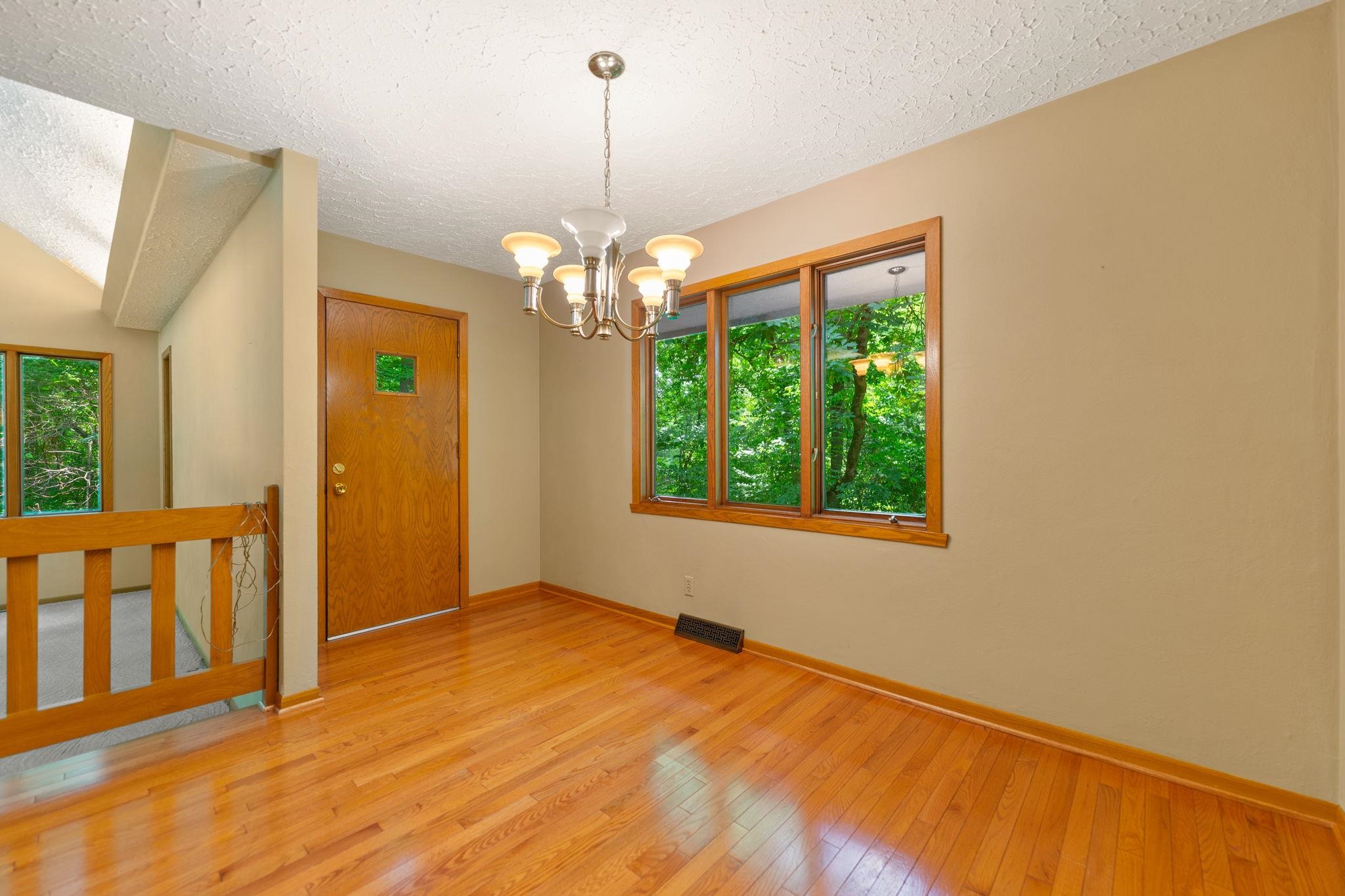 4303 Singleton Close Rockford, IL 61107 - Photo 13 of 73