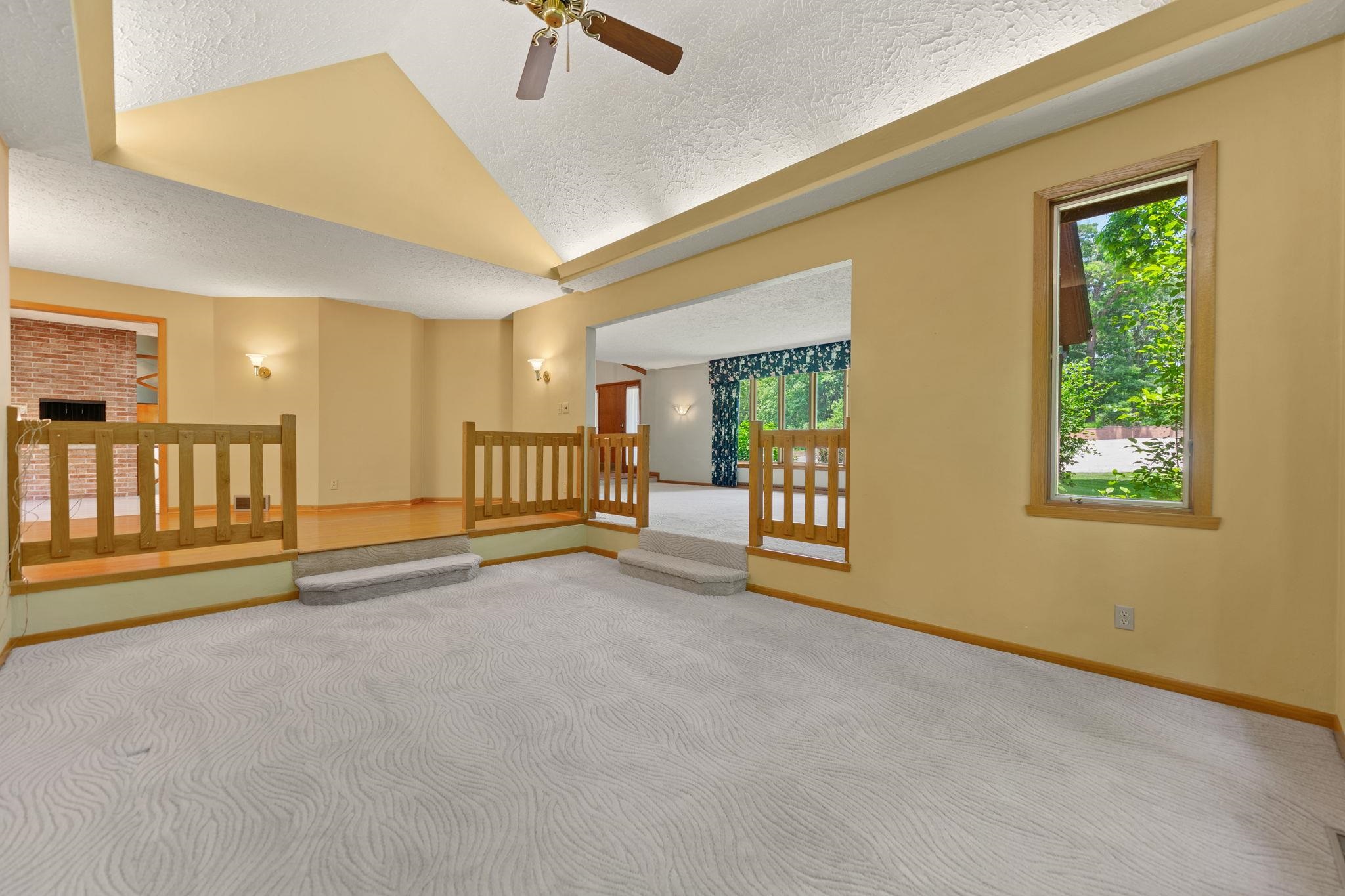 4303 Singleton Close Rockford, IL 61107 - Photo 10 of 73