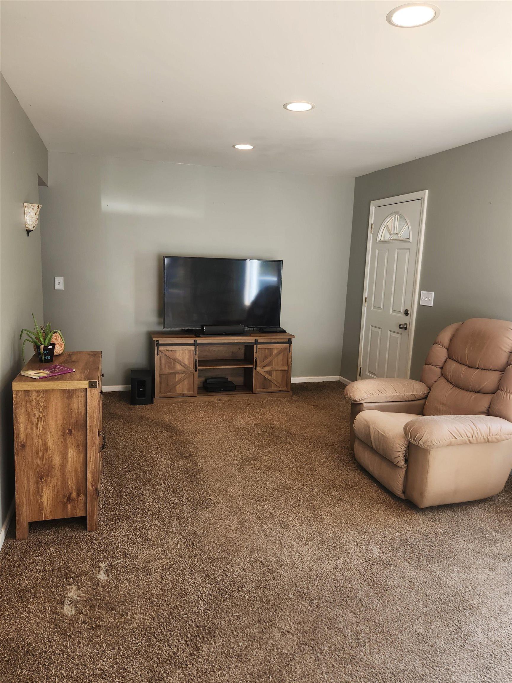 3744 Dykeman Street Fort Gratiot, MI 48059 - Photo 10 of 32 Gallery Image 10
