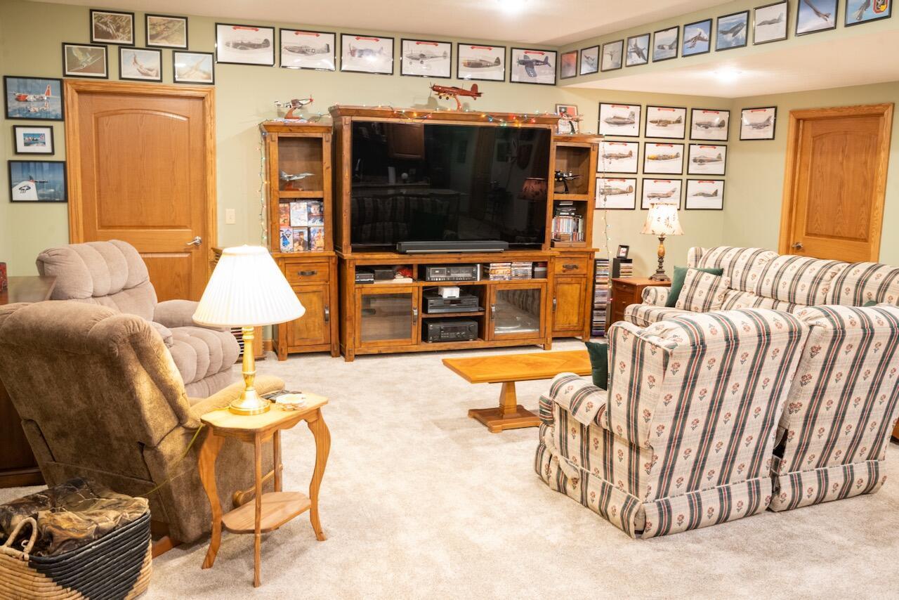 4387 Mahar Road Springfield, OH 45502 - Photo 35 of 71 Family Room