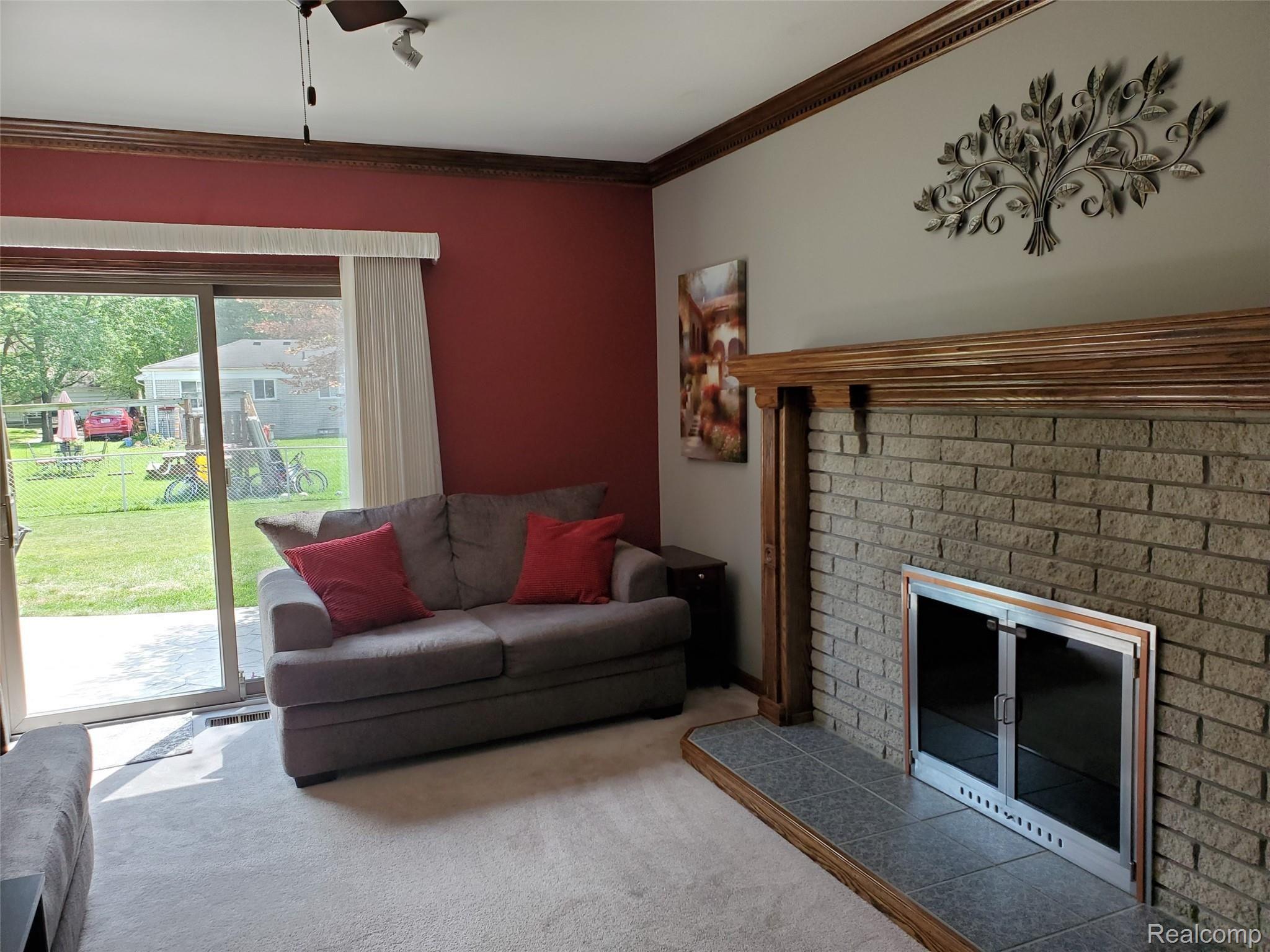 39811 Cheviot Road Canton, MI 48188 - Photo 14 of 29 Sliding door to patio off family room