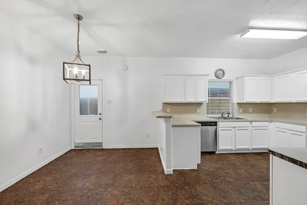 $2,100 | 15411 Lucky Star Drive, Houston, TX 77082