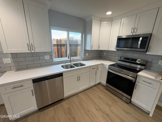 $2,500 | 2137 Estrella Court, Unit B, Palmdale, CA 93550