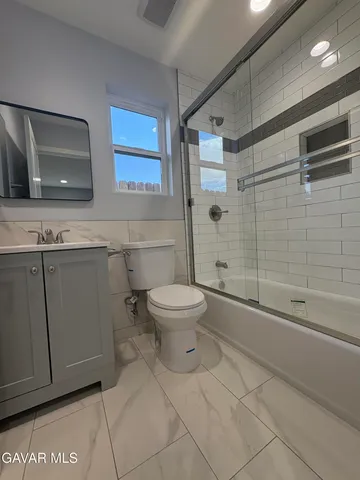 $2,500 | 2137 Estrella Court, Unit B, Palmdale, CA 93550