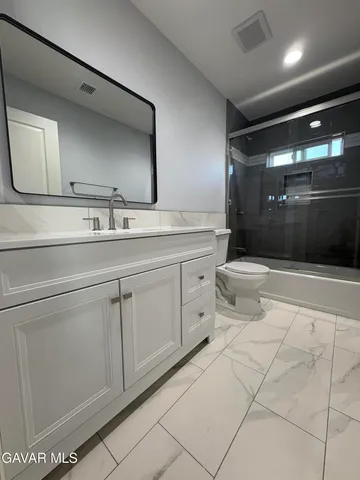 $2,500 | 2137 Estrella Court, Unit B, Palmdale, CA 93550