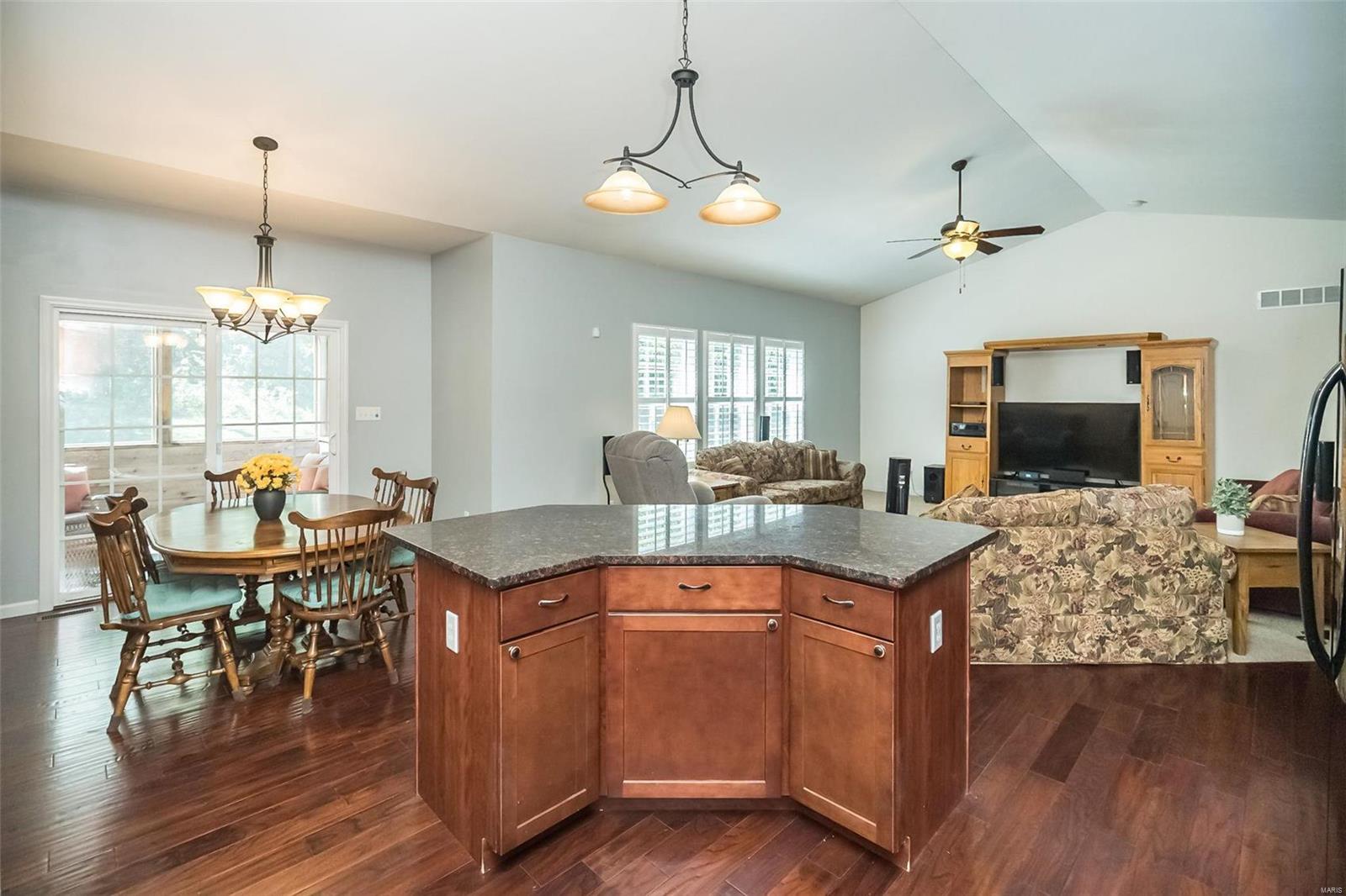 5528 Mirasol Manor Way Eureka, MO 63025 - Photo 13 of 40