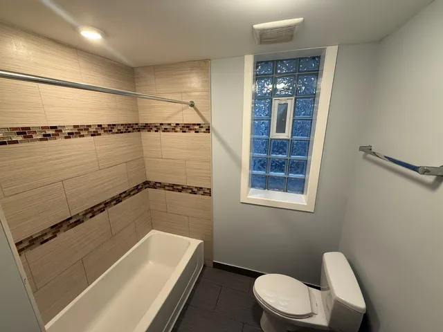 $1,500 | 1150 North Keeler Avenue, Unit 1E, Chicago, IL 60651