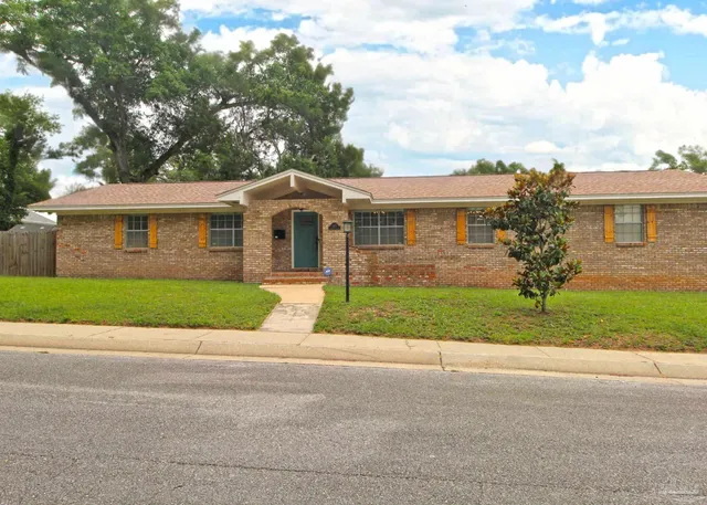 $1,895 | 1400 North D Street, Pensacola, FL 32501