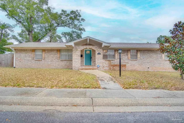 $1,895 | 1400 North D Street, Pensacola, FL 32501