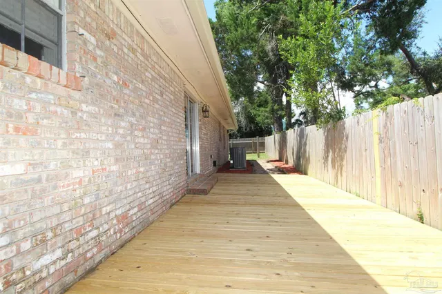 $1,895 | 1400 North D Street, Pensacola, FL 32501