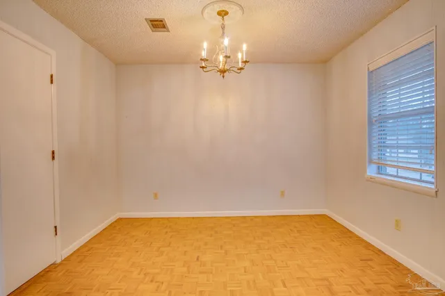 $1,895 | 1400 North D Street, Pensacola, FL 32501