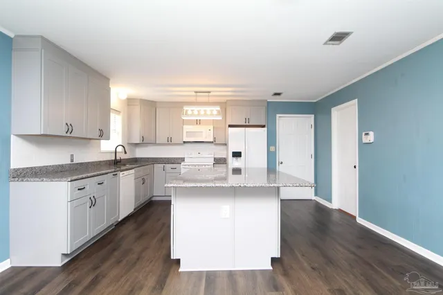 $1,895 | 1400 North D Street, Pensacola, FL 32501