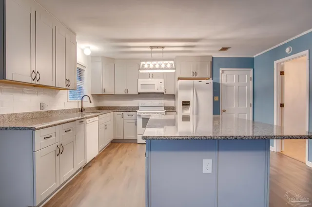 $1,895 | 1400 North D Street, Pensacola, FL 32501