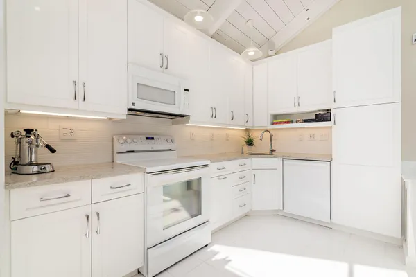 $3,000 | 1605 Highway 1, Unit 8G, Jupiter, FL 33477