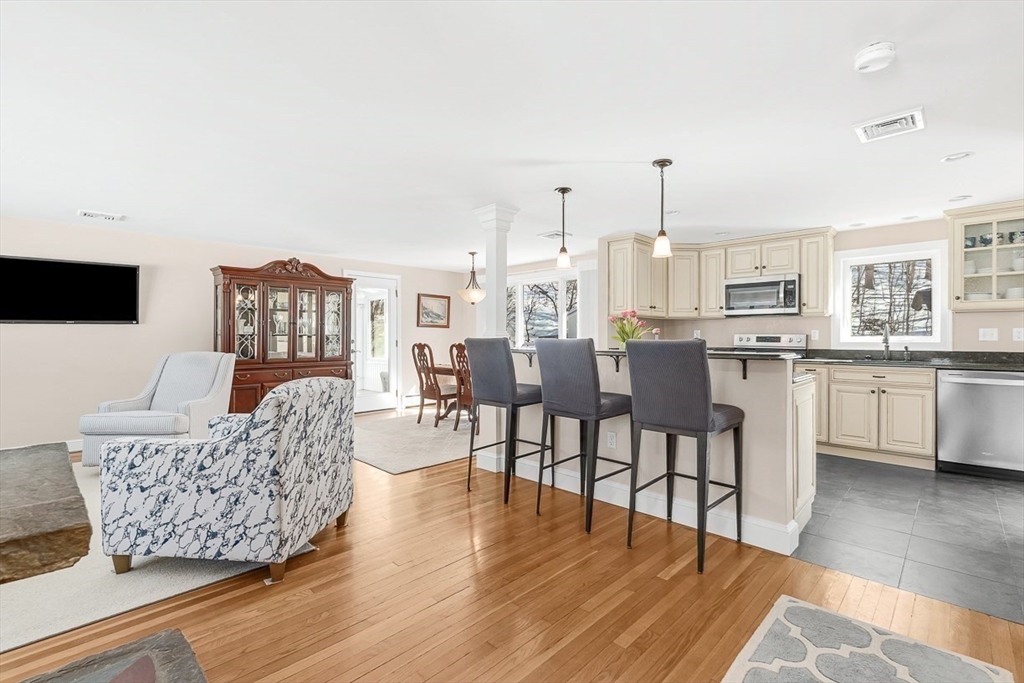 12 Thornberry Road Winchester, MA 01890 - Photo 8 of 31