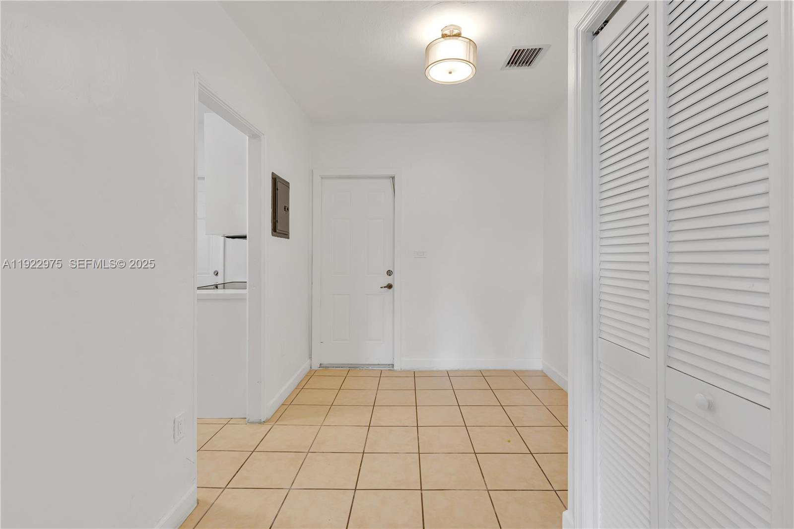 505 Southwest 11th Street, Unit 505 Miami, FL 33129 - Photo 14 of 31 a view of an empty room