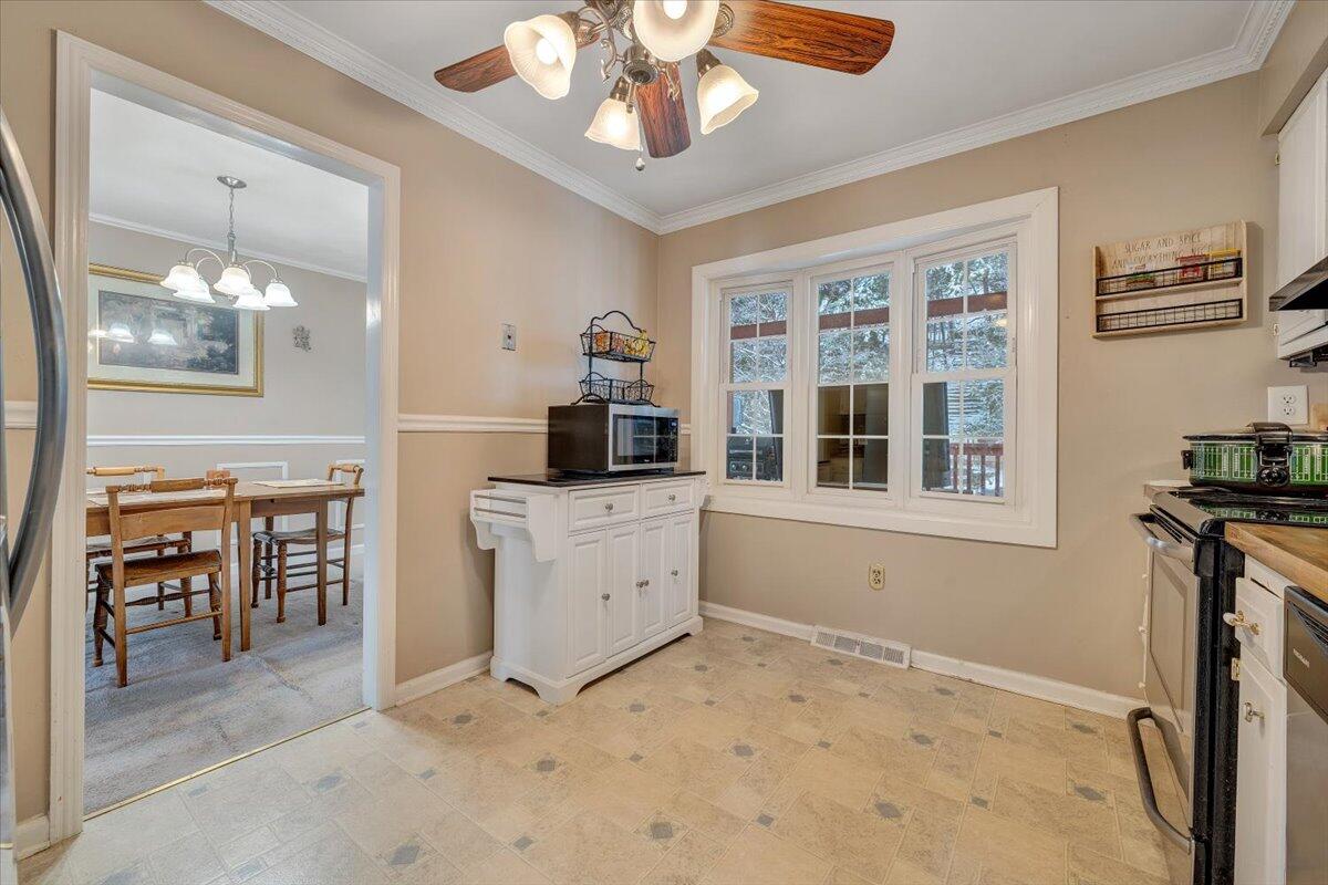916 Estates Road Southeast Roanoke, VA 24014 - Photo 13 of 54 13-MIB00574