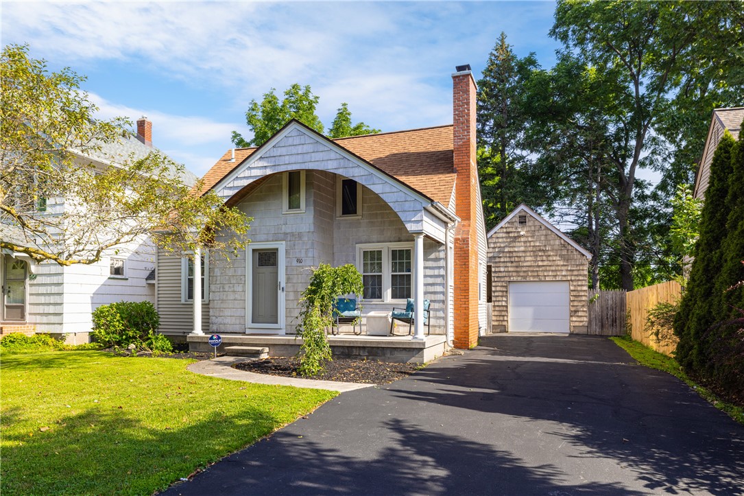 910 Whitlock Road Irondequoit, NY 14609 - Photo 1 of 21