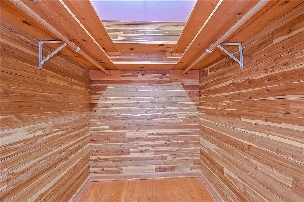 260 River Valley Road Northwest Atlanta, GA 30328 - Photo 13 of 20 a view of entryway with wooden floor