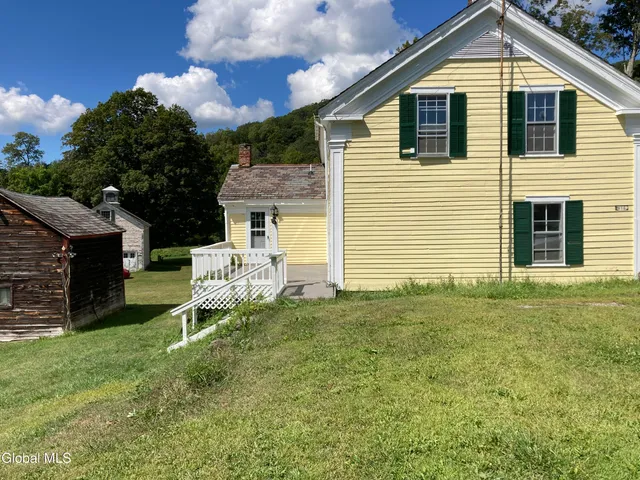 $1,600 | 916 Chamberlin Mills Road, Salem, NY 12865