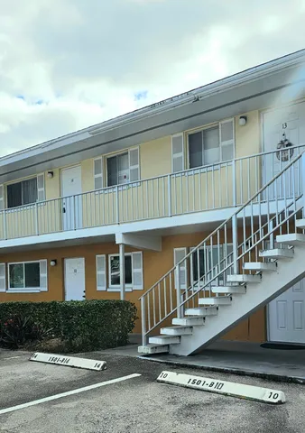 $1,750 | 1501 Crescent Circle, Unit B10, Lake Park, FL 33403